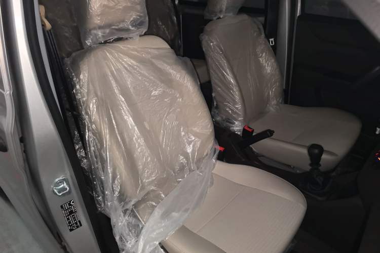 Used Wuling Hongguang V 2022 1.5L Jingqu Edition Electric-Assist LAR Right Front Seat