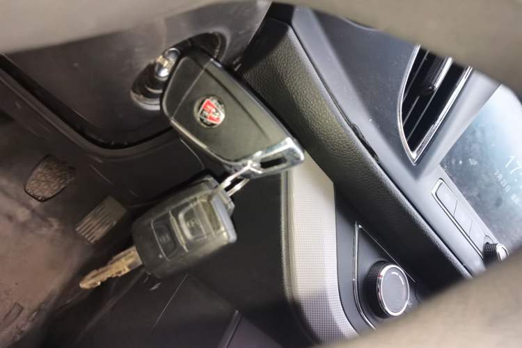 Used Roewe 360 2017 1.5L Manual Smart Screen Version
