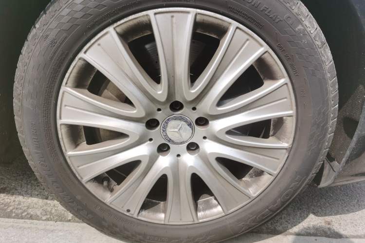 Used Mercedes-Benz S-Class 2014 S 400 L Prestige Edition Right Front Wheel Hub