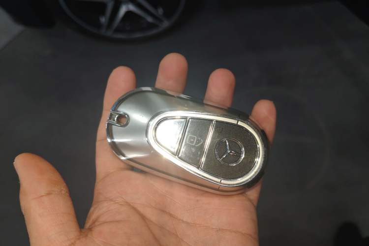 Used Mercedes-Benz C-Class 2023 Restyled C 260 L Night Edition Sports Version Vehicle Key