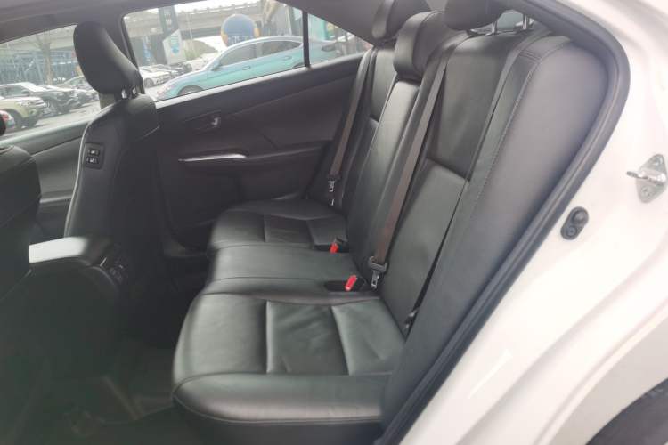 Used Toyota Camry 2015 2.0G Premier Edition
