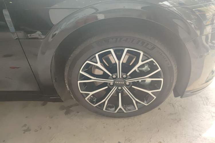 Used Zeekr 007GT 2025 Rear-Drive Intelligent Driving Version 75 kWh Right Front Wheel Hub