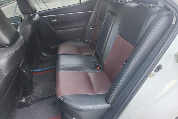 Used Toyota Corolla 2018 Dual-Engine 1.8L E-CVT Smart Edition
