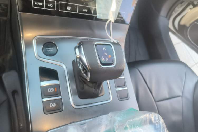 Used Hongqi H5 2020 1.5T DCT Flagship Edition Gear Lever