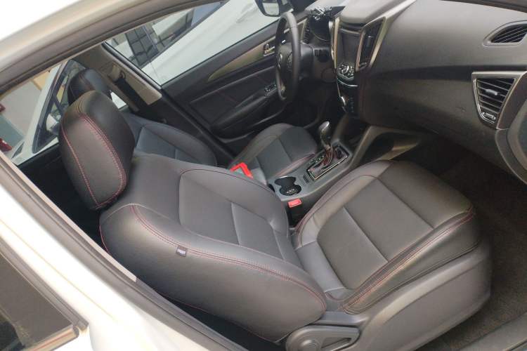 Used CHANGAN CS75 2014 1.8T Automatic Elite Model China IV Standard
