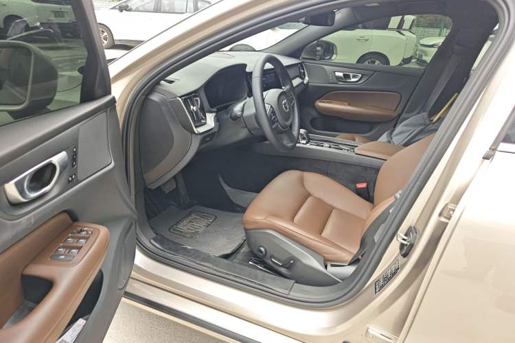 Used Volvo S60 2024 B4 Zhiyi Luxury Edition Driver Seat