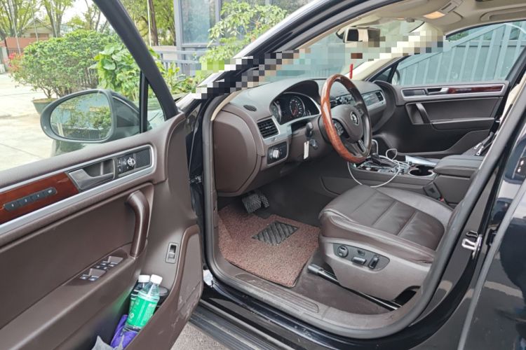 Used Volkswagen Touareg 2011 3.0 TSI Luxury Edition Interior 3