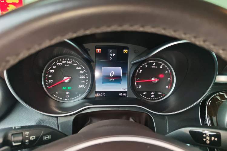 Used Mercedes-Benz GLC 2017 GLC 260 4MATIC Luxury Model Instrument Cluster