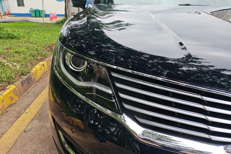 Used Lincoln MKX 2018 2.0T Two-Wheel Drive Deluxe Edition Right Front Headlight