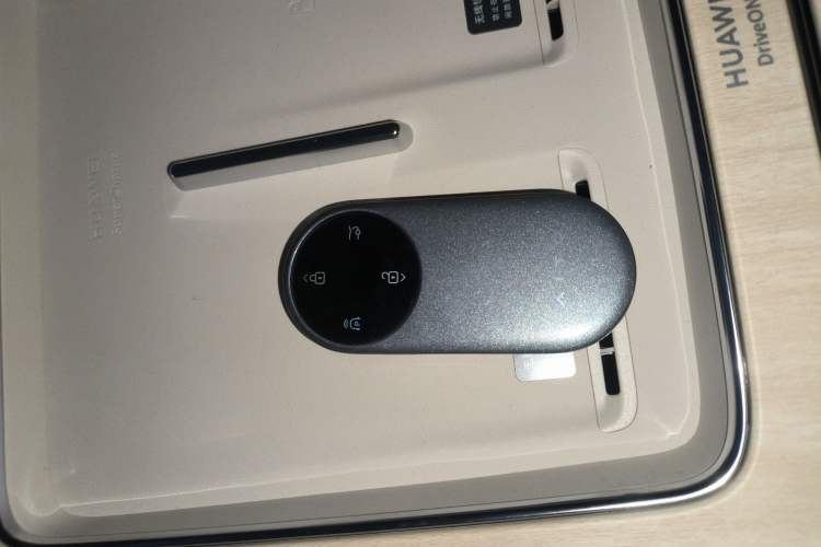 Used Hima AITO M8 2025 Extended-Range Ultra Version 53.4 kWh 6-Seater Edition Vehicle Key