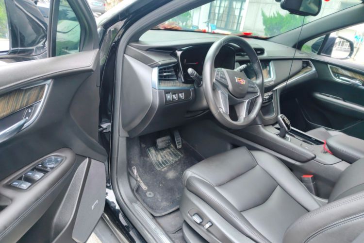 Used Cadillac XT5 2018 25T Tech Model Driver Seat