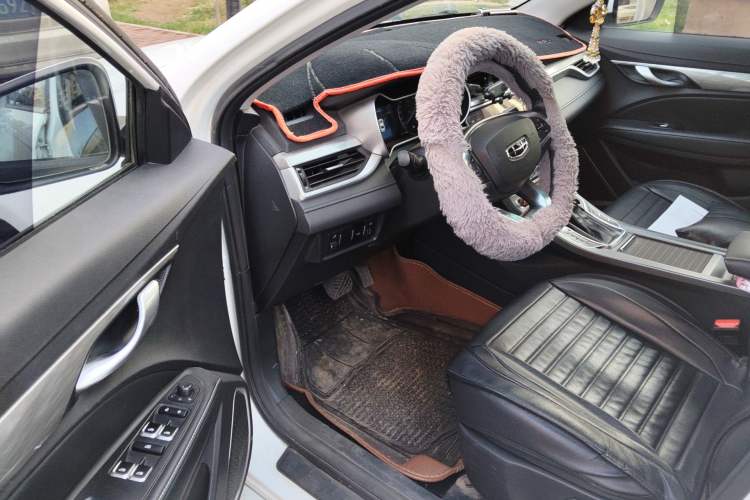 Used Geely Auto Emgrand 2019 Leading Edition 1.5L CVT Luxury Model China VI Standard Driver Seat