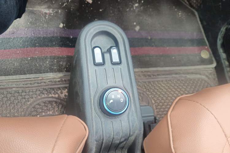 Used Wuling Hongguang MINIEV 2020 Enjoyment Model Lithium Iron Phosphate Gear Lever