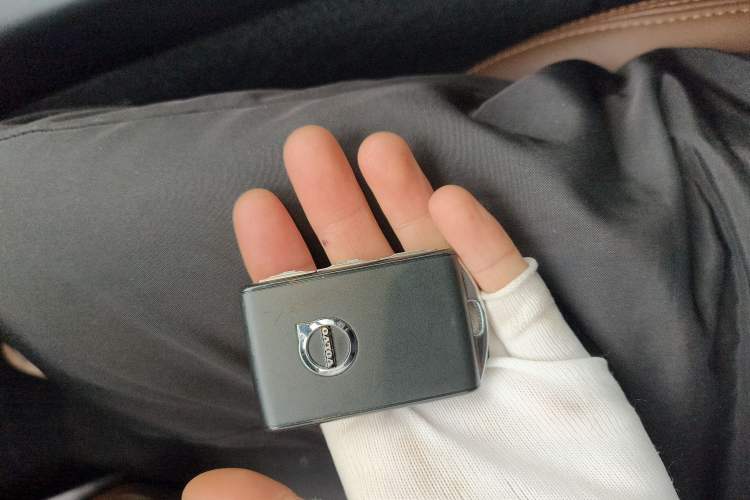 Used Volvo XC60 New Energy 2025 Plug-in Hybrid Long-Range All-Wheel Drive Smart Luxury Edition Interior 1