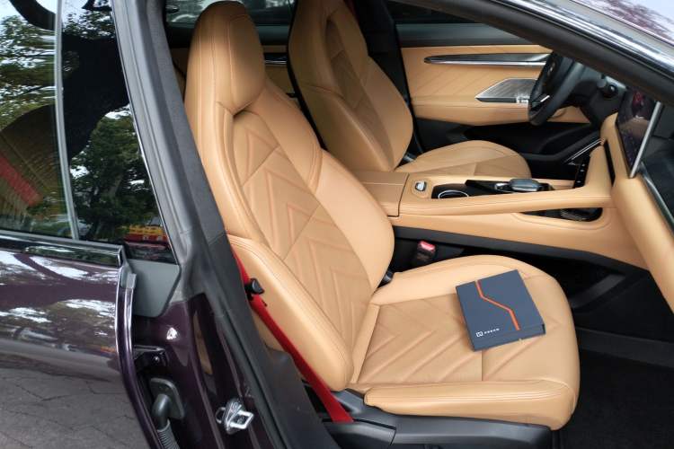 Used Zeekr 001 2022 Ultra-Long Range Dual-Motor ME Version Right Front Seat