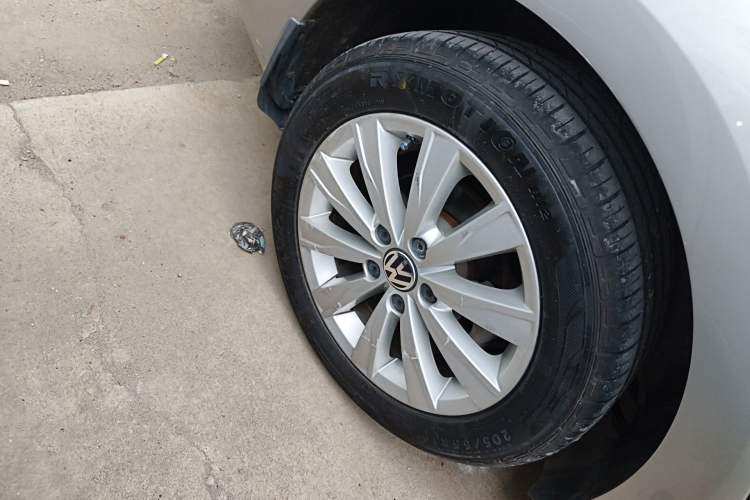 Used Volkswagen Sagitar 2014 Revised Version 1.6L Automatic Comfort Edition Exterior 5