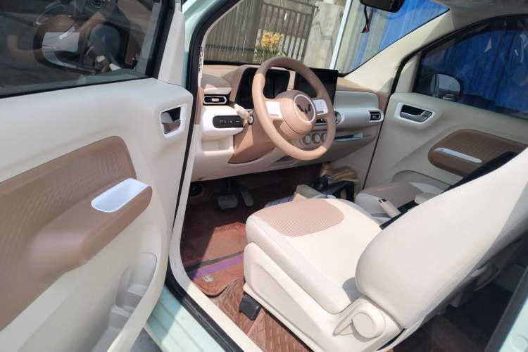 Used Wuling Hongguang MINIEV 2024 3rd Generation 215km Advanced Version
