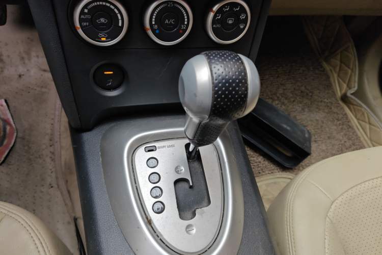 Used Nissan Qashqai 2011 2.0 XV Lea CVT 2WD
