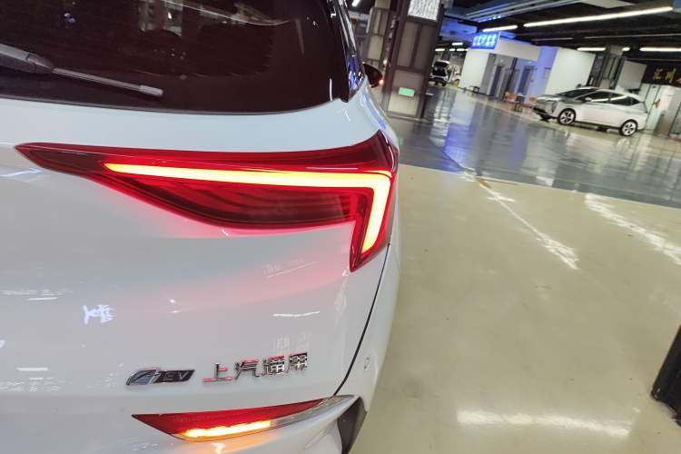 Used Buick Velite 6 2019 Connected Fashion Model
