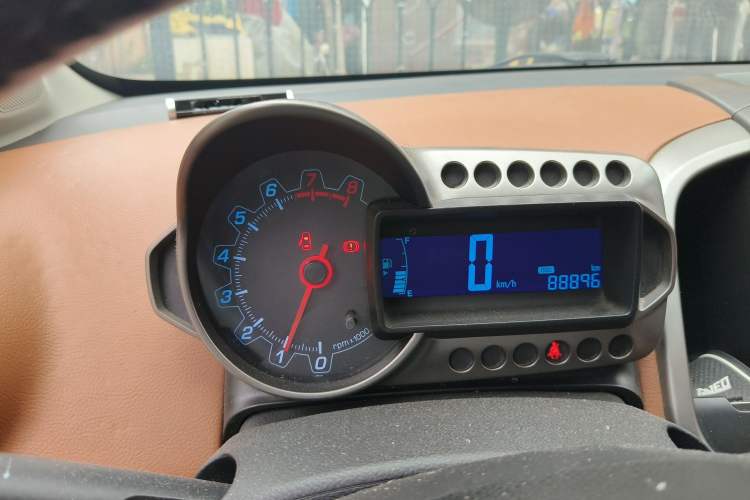 Used Chevrolet Aveo Sonic 2011 Sedan 1.4L MT SL
