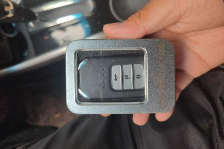 Used Honda Crider 2013 1.8L automatic luxury edition Vehicle Key