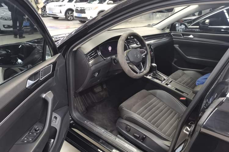 Used Volkswagen Magotan 2020 330TSI DSG Luxury Edition Driver Seat