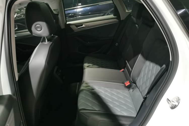 Used Volkswagen Sagitar 2025 Revised Version Three 300TSI DSG Excellence Edition
