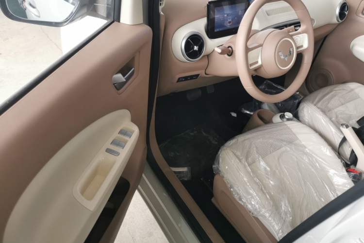 Used Wuling Hongguang MINIEV 2025 Four-Door Version Advanced Edition
