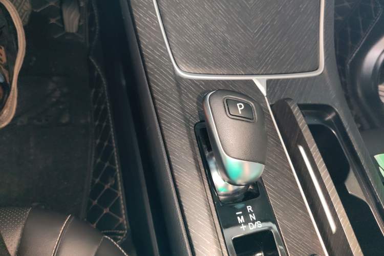 Used Venucia V 2023 260T Black Horse Edition Pro