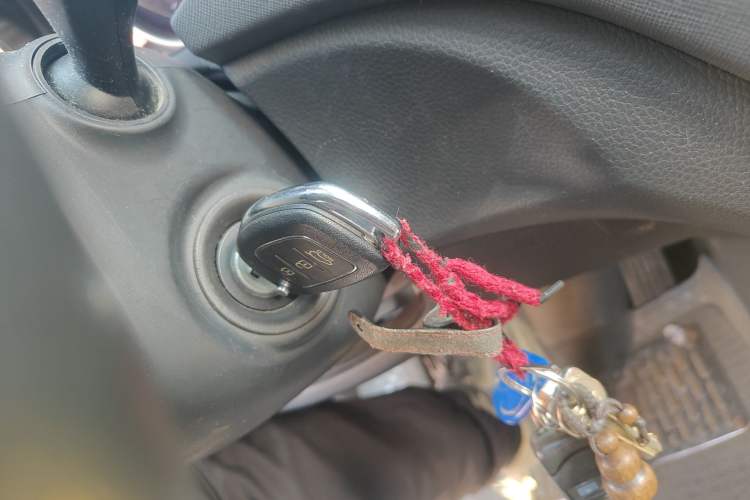 Used Hyundai Santa Fe 2013 2.4L Automatic 2WD Comfort Edition Vehicle Key