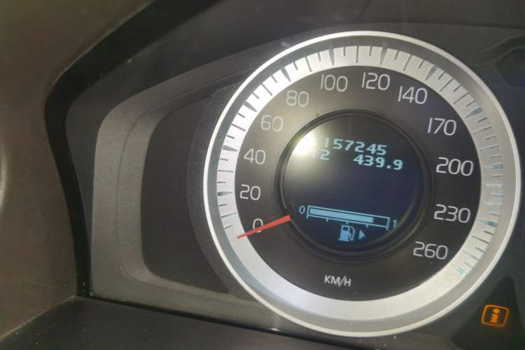 Used Volvo XC60 2011 T6 AWD Zhiya Edition Odometer Close Up