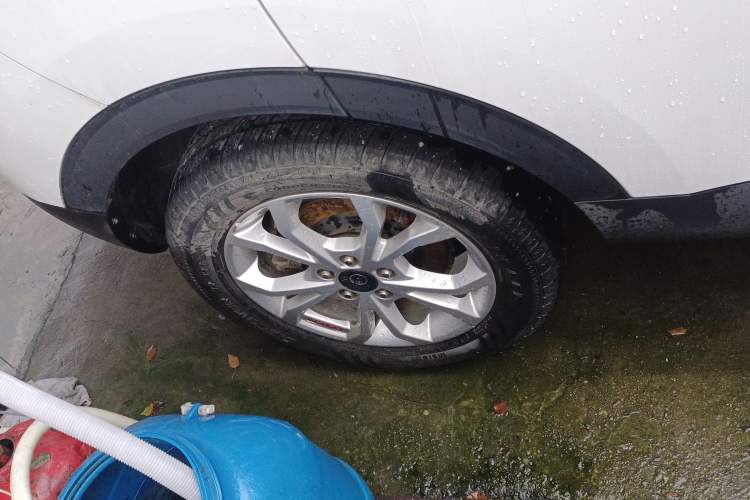 Used Haval H2s 2018 Red-Label 1.5T Dual-Clutch Fashion Edition Right Rear Wheel Hub