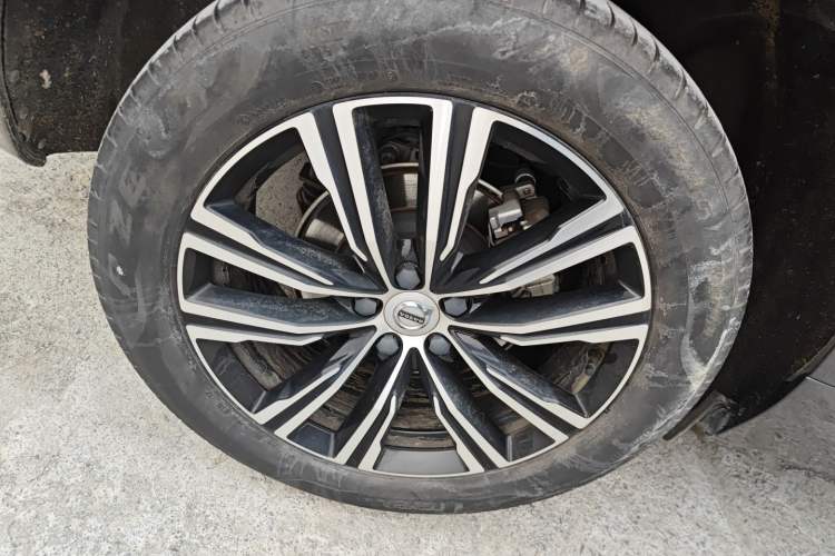 Used Volvo XC60 2022 B5 4x4 Smart Luxury Edition
