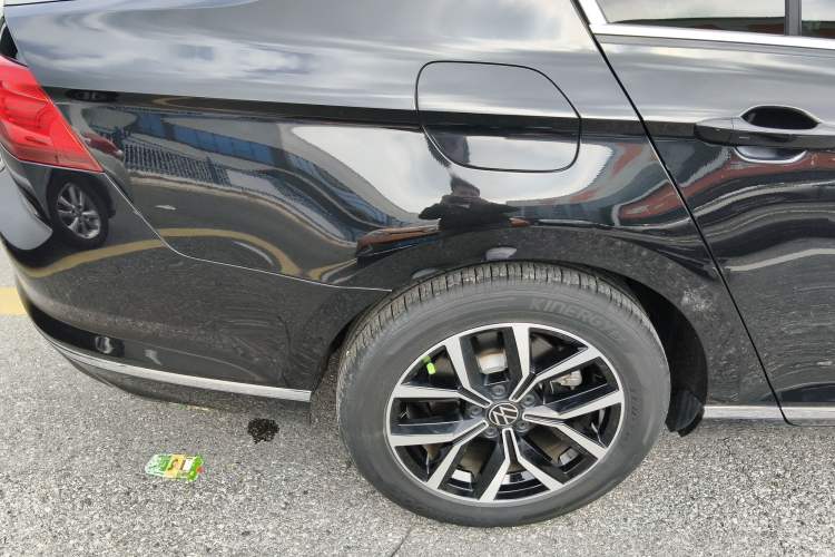 Used Volkswagen Magotan 2020 330TSI DSG Leading Model Exterior 5