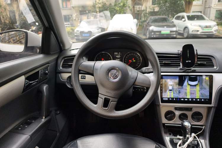 Used Volkswagen Lavida 2013 Revised Version 1.4 TSI DSG Comfort Edition
