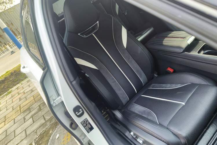 Used Hongqi H6 2023 2.0T ZhiShang Version
