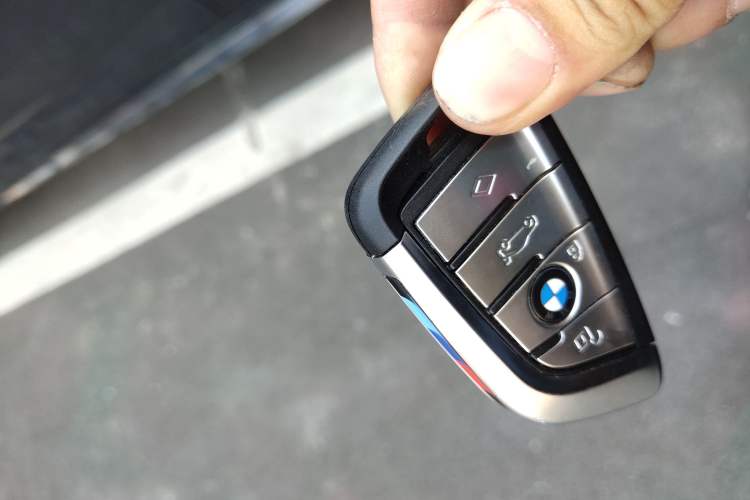 Used BMW 5 Series 2022 Second Facelift 530Li Leading Edition M Sport Package Vehicle Key