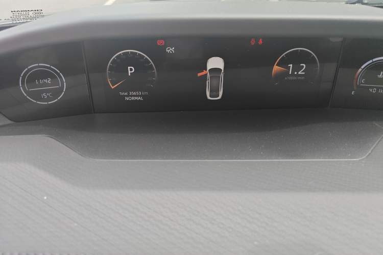 Used Changan UNI-V 2022 1.5T Prestige Version