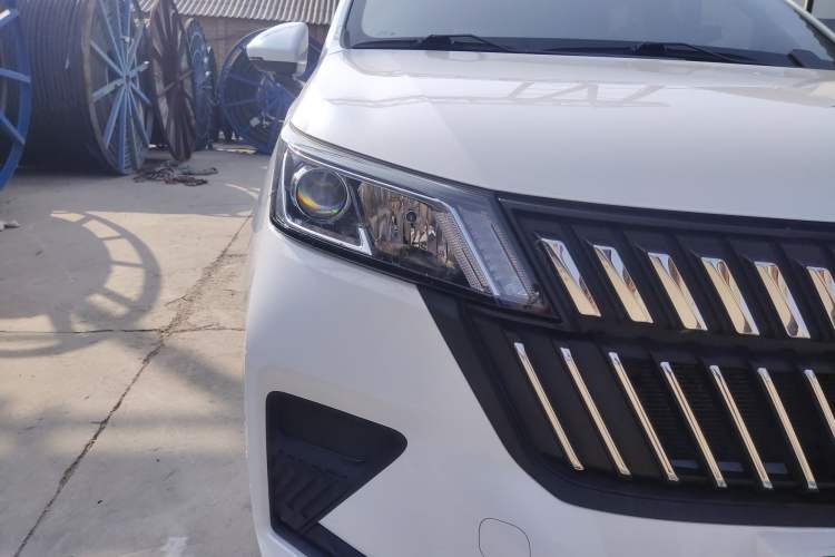 Used Wuling Jiachen 2022 1.5L Manual Enjoyment Elite Model Right Front Headlight