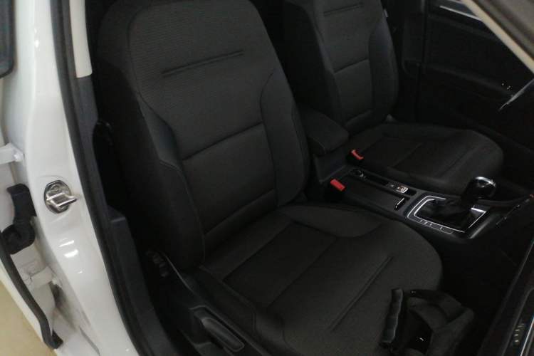 Used Volkswagen Golf 2017 230TSI Automatic Comfort Edition – Celebrating Milestone of One Million Units
