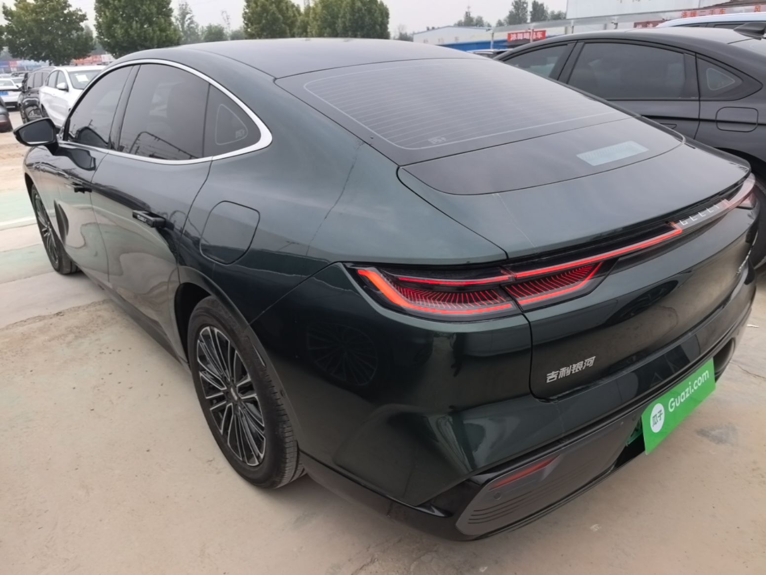 Geely Galaxy 8 2025 130km EM-i Deluxe Edition — снимка 4