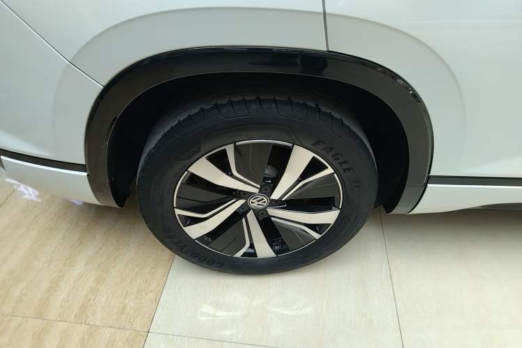 Used Volkswagen Tayron GTE Plug-in Hybrid 2020 1.4T Luxury Model Right Rear Wheel Hub