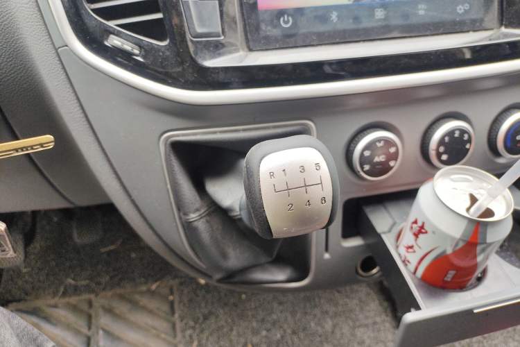 Used SAIC MAXUS Xintu V80 2021 2.0T Manual Classic Aoyuntong Long Wheelbase Mid-Roof 6/7/8/9-Seater