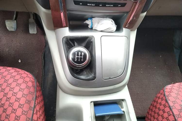 Used Jinbei Grace 2015 2.0L Classic Edition Standard Model Long Wheelbase 7/9 Seats Gear Lever