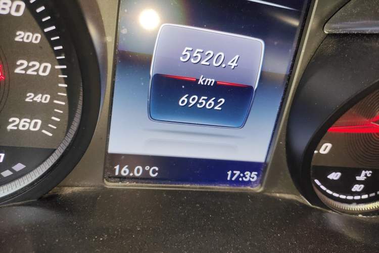 Used Mercedes-Benz GLC 2016 GLC 300 4MATIC Dynamic Model
