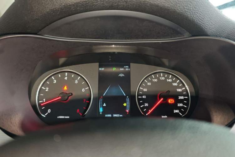 Used BYD Song MAX 2021 Upgraded Model 1.5T Automatic Flagship Version with 6 Seats Instrument Cluster