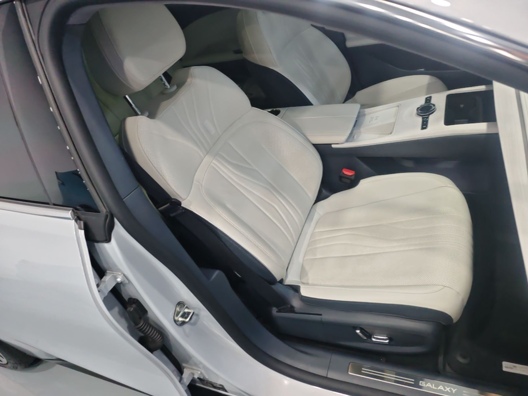 Geely Galaxy E8 2024 665 km Range Rear-Drive Starship Long-Range Version — снимка 19