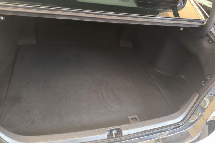 Used Toyota Camry 2021 2.0G Luxury Edition Trunk