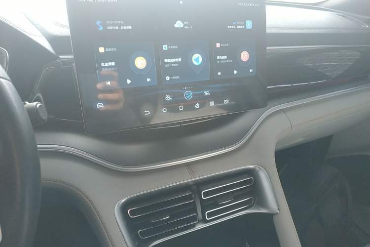 Used BYD Song PLUS New Energy 2021 EV Flagship Model Audio And AC Panel