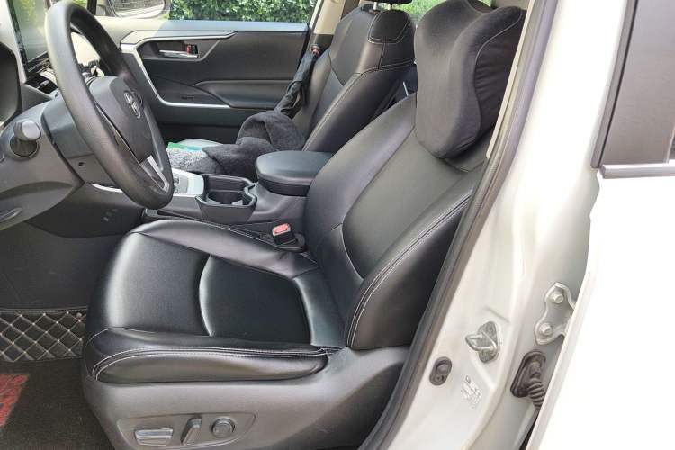 Used Toyota RAV4 2020 2.0L CVT Two-Wheel Drive Fashion Edition Left Front Seat